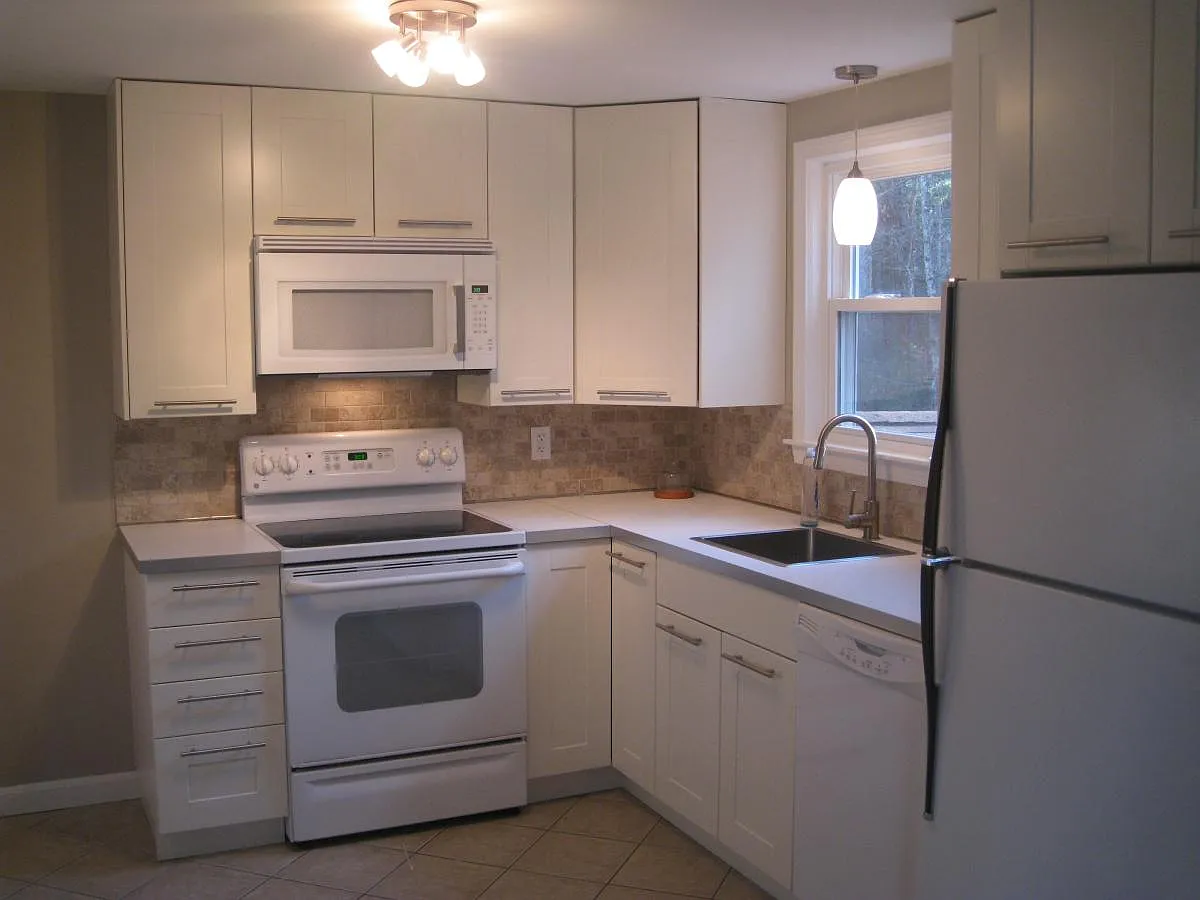 3 bed, 1100 sqft, $3,100 — Photo 3