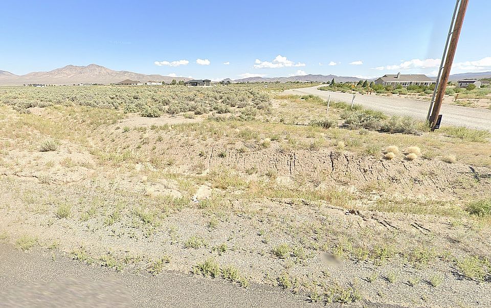 2nd image of 10 W Sierra View Dr