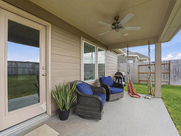 8611 Pier Cove Dr — Photo 14