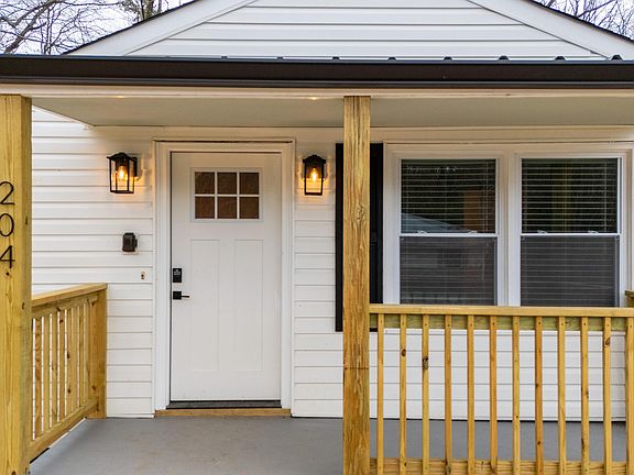 4th image of 204 Waheela Dr