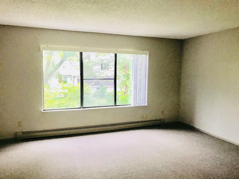 605 E Main St #7 — Photo 8