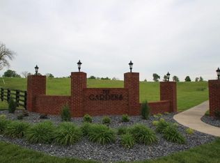 2 English Gdns, Lawrenceburg, KY 40342