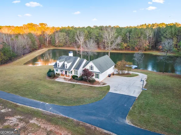 572 Austin Rd, Newnan, GA 30263