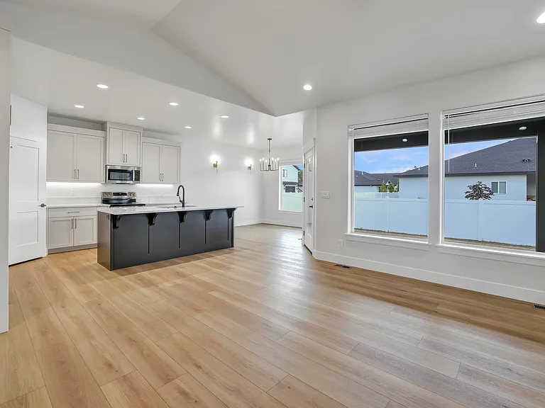533 Irene St — Photo 10
