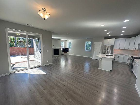 5th image of 7741 20th Ln SE