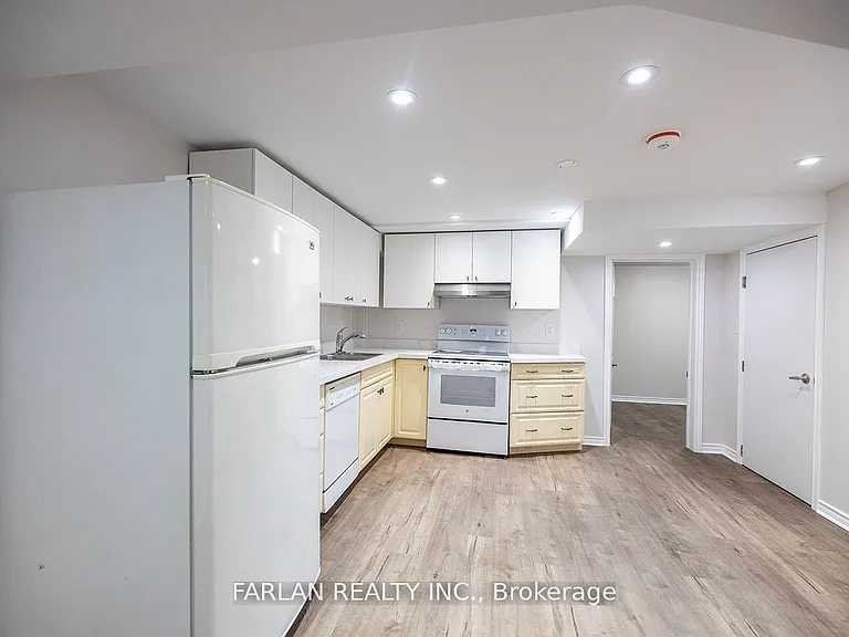 621 Gibbons St #1 — Photo 6
