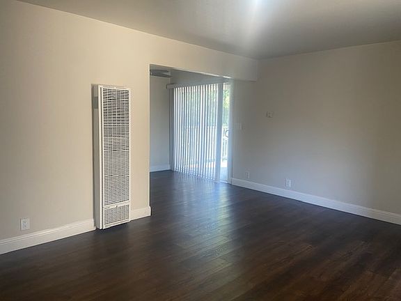 5th image of 2090 Sahara Way APT 10