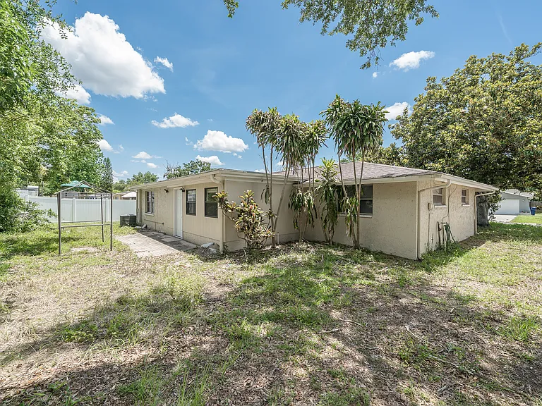 7911 Foxwood Dr — Photo 29
