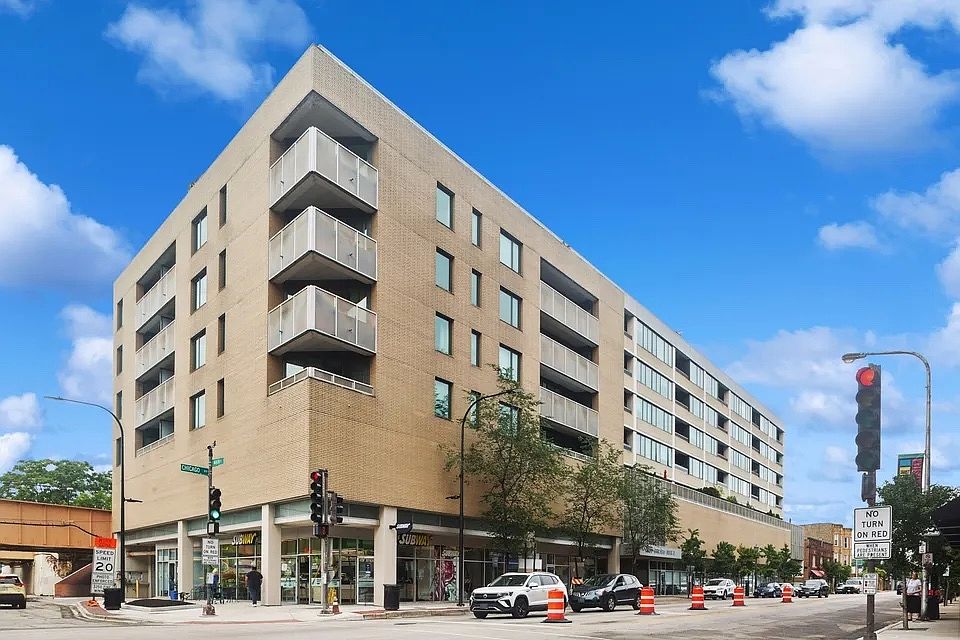 1st image of 900 Chicago Ave Unit 614