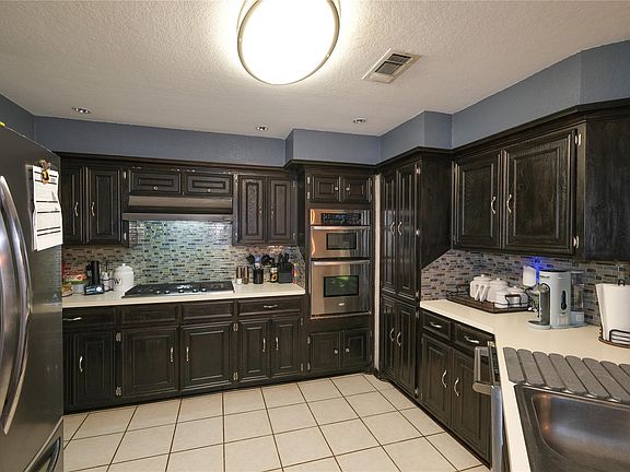 3rd image of 316 Raintree Ln