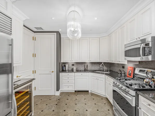 351 East 51st Street image 1 of 10