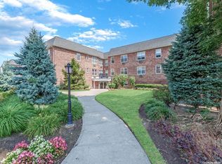 2 Fowler Ave APT 225, Lynbrook, NY 11563