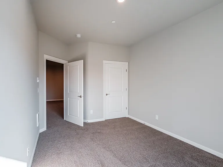 4125 Market St NE — Photo 11