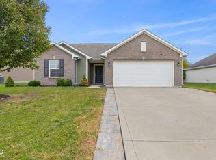 1811 N Creekwater Pass, Greenfield, IN 46140