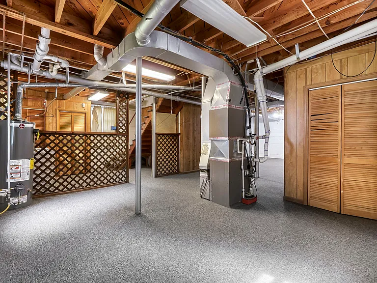 221 Eden Cir — Photo 22