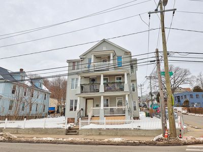 1105 N Main St, Waterbury, CT, 06704
