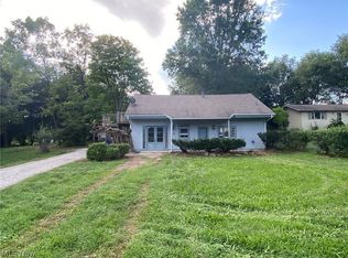 1281 Rhodes Ave, Mogadore, OH 44260