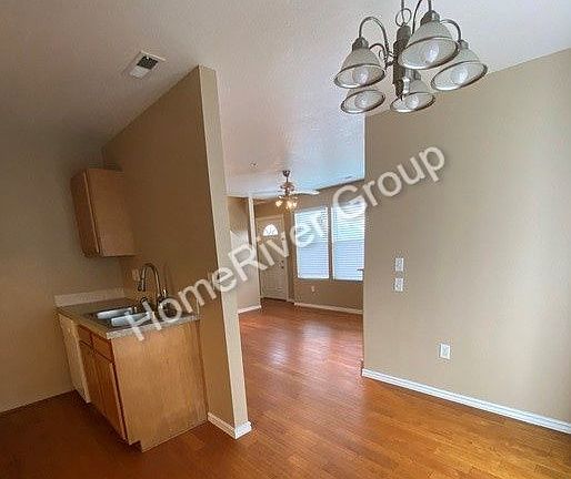4th image of 4009 Washington Ave APT 104
