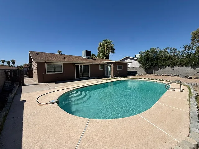 4 bed, 1779 sqft, $2,225 — Photo 2