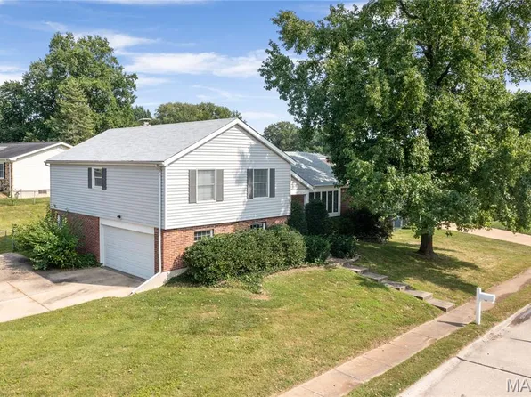 2516 Westminister Dr, Saint Charles, MO 63301