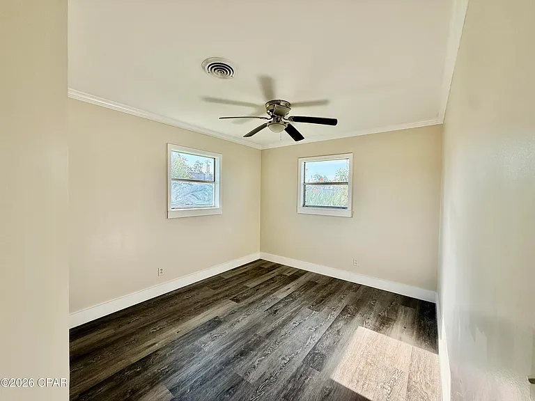 3906 W 24th Ct — Photo 9
