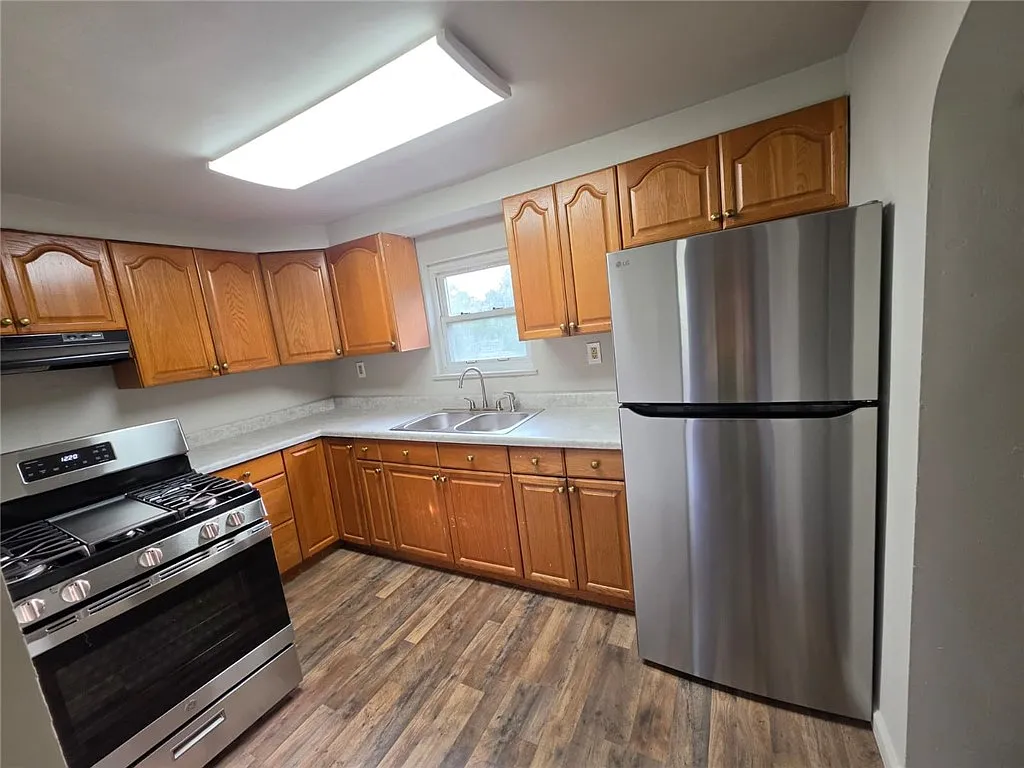 3 bed, 1160 sqft, $1,700 — Photo 4