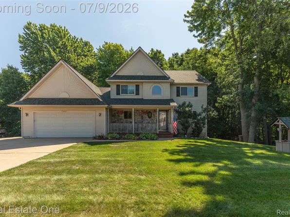 7965 Howard St, Whitmore Lake, MI 48189