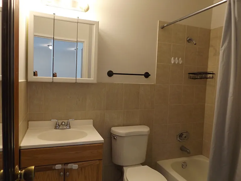 710 W Huntington Commons Rd #2B — Photo 11
