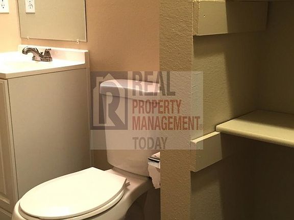 5th image of 129 16th St SE #B