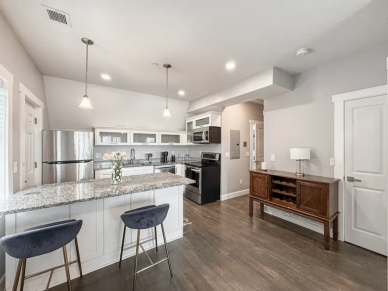 468 Salem St #4 — Photo 8