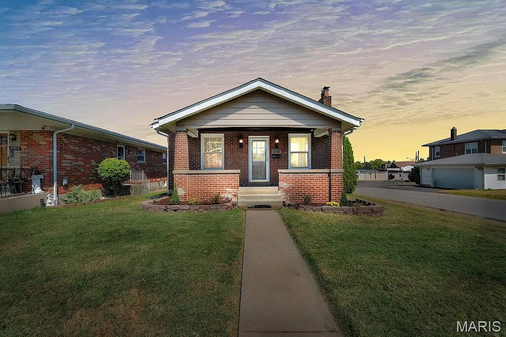 9701 Sterling Pl photo 1