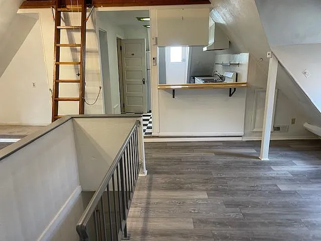 1 bed, 700 sqft, $1,800 — Photo 3