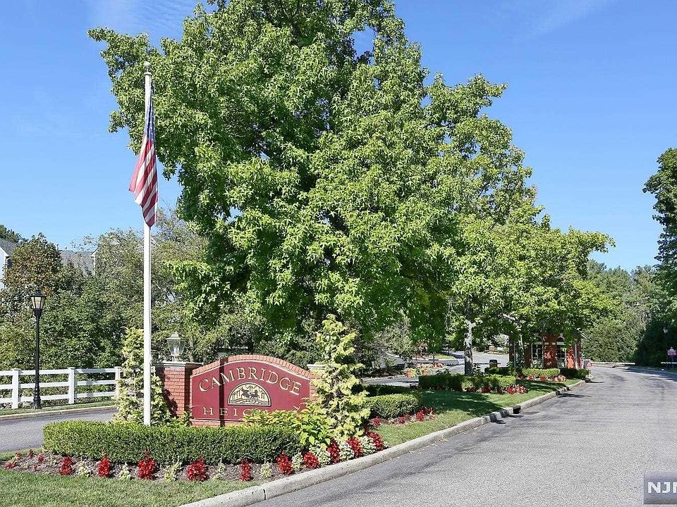 1st image of 621 Fairfax Dr