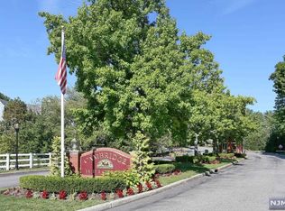 621 Fairfax Dr, Ramsey, NJ 07446