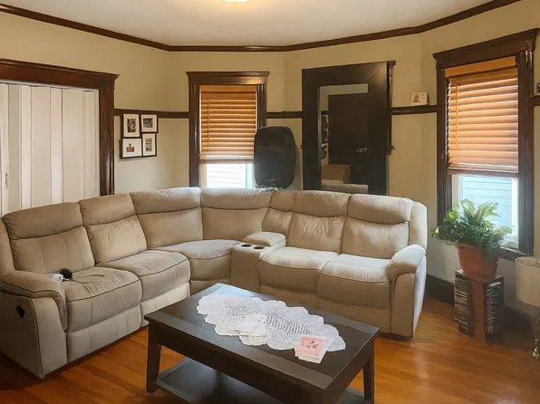 17 Hillsboro St Floor 3, Dorchester, MA 02125