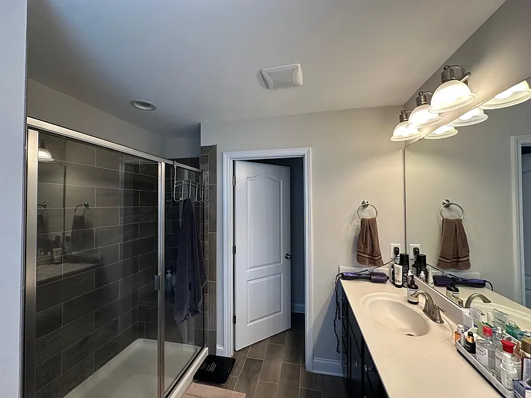 124 Spring Pine Ln — Photo 16