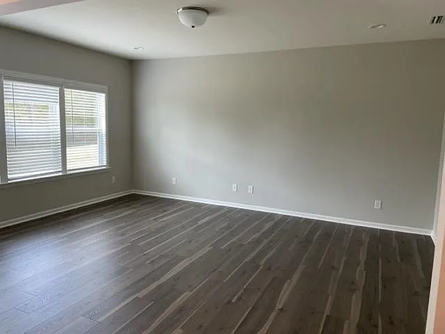 3 bed, 2.5 bath, 2200 sqft, $2,199 — Photo 4
