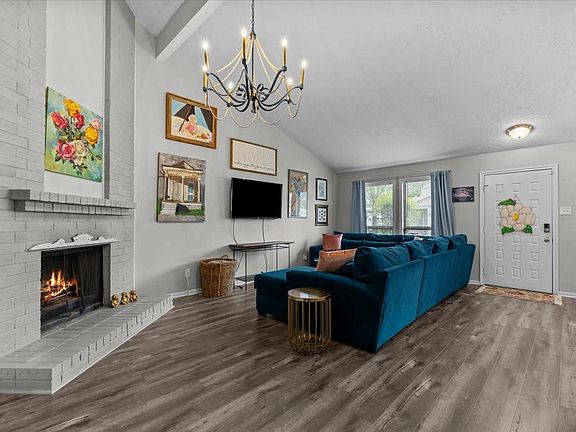 4th image of 59 Hideaway Dr