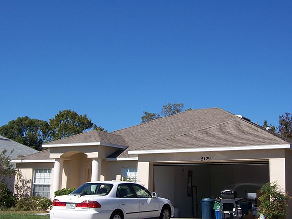 Spacious,2 Car Garage