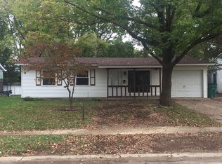 910 Edgewood Dr, Mooresville, IN