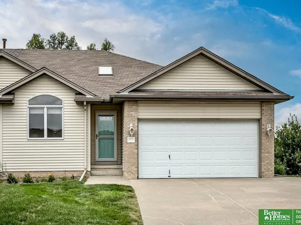 3804 N 157th Cir, Omaha, NE 68116