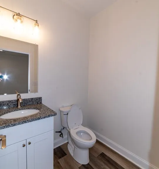 Midway Townhome — Photo 6