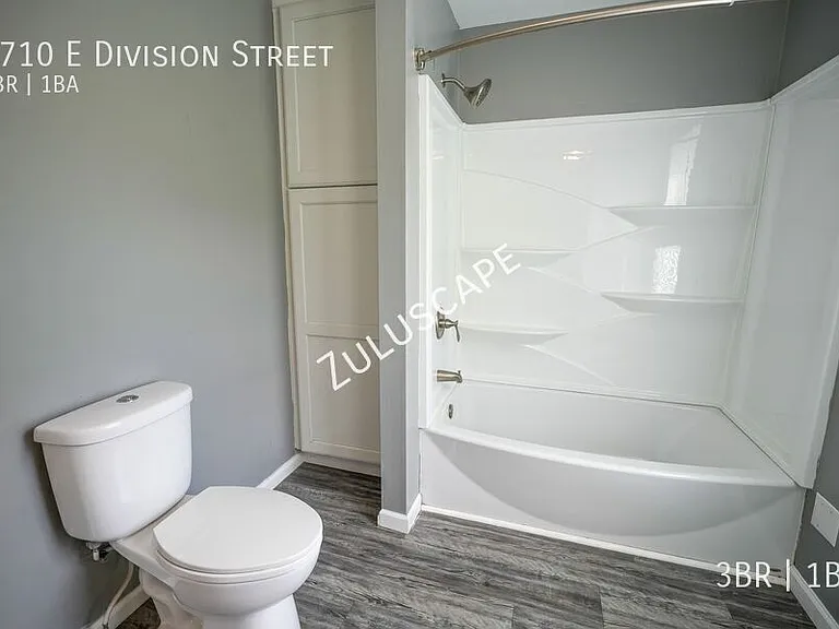 1710 E Division St — Photo 7