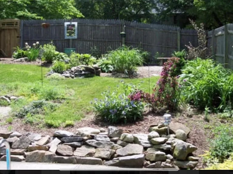 Armstrong Dr — Photo 9