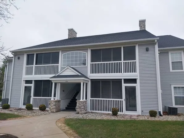 822 W Barrington Cir, Jackson, MI 49203