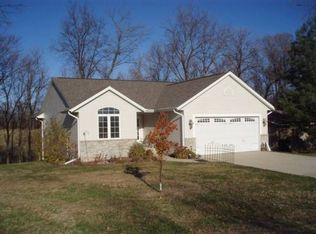 3570 Rogers Rd NW, Cedar Rapids, IA 52405