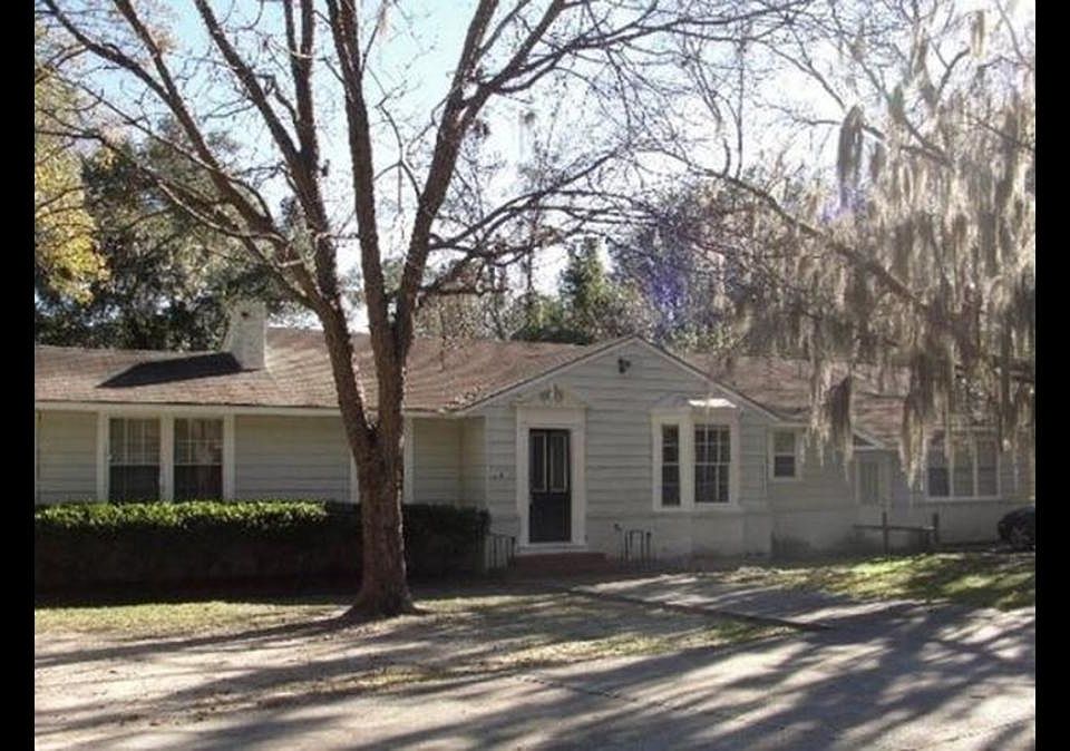 1st image of 1015 W Alden Ave
