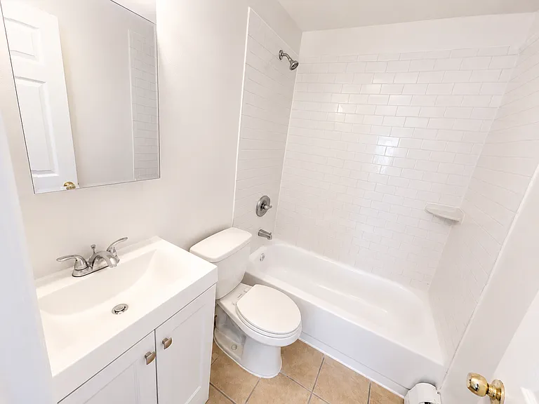 226 16th Ave #3 — Photo 4