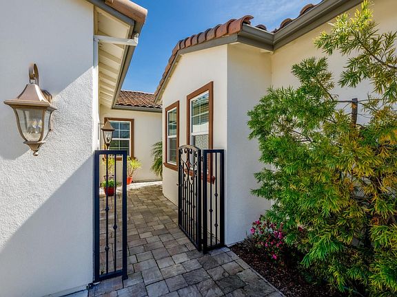 3rd image of 3744 Crown Hill Drive