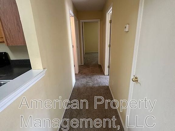 3rd image of 4718 NE Wisconsin St